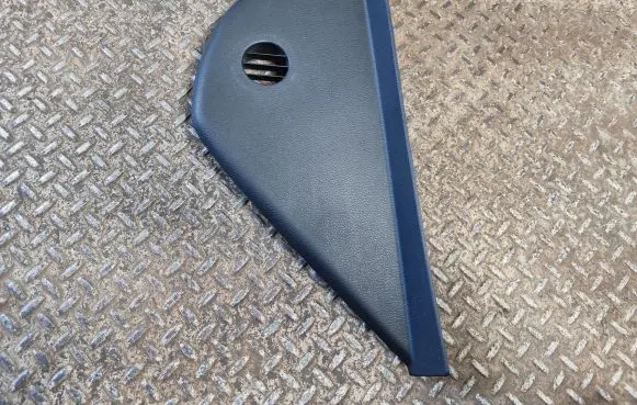 Dodge Charger Dashboard side end trim L0198987AE