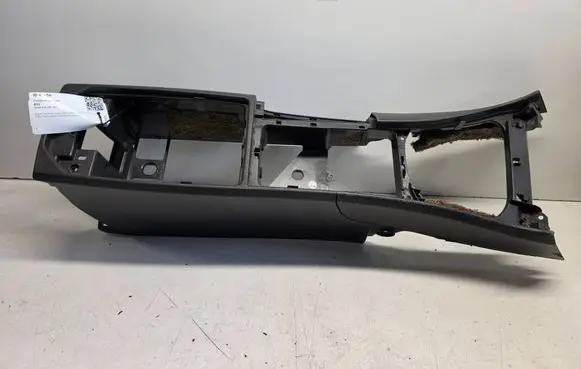 Volvo V70 Center console 9204303