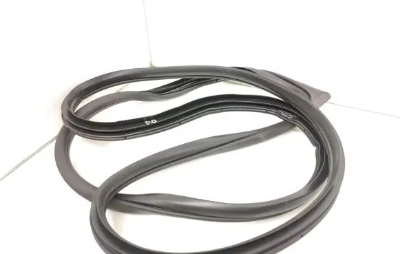 Hyundai Tucson TL Rubber seal front door (on door) 