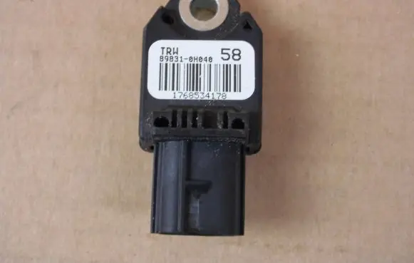 Toyota Aygo AB40 Airbag deployment crash/impact sensor 898310H040