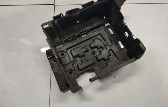 Battery box tray