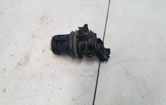 Toyota Prius (XW30) Windscreen/windshield washer pump 8533060190