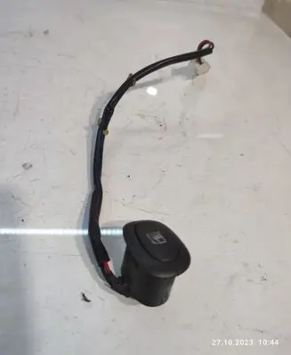 KIA Carens II Fuel tank opening switch 935901D000