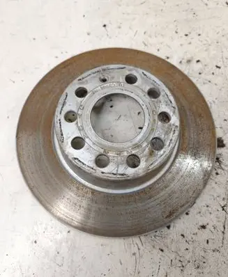 Volkswagen Golf VII Rear brake disc