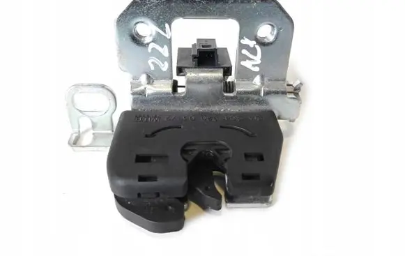 Mercedes-Benz C W204 Seat back rest lock catch A2049200372