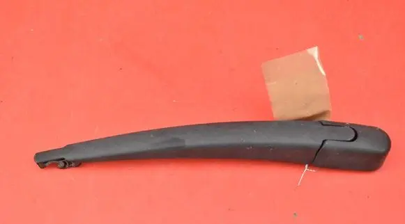 Hyundai i30 Rear wiper blade arm