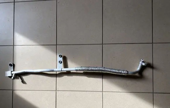 BMW M6 Air conditioning (A/C) pipe/hose 0820825