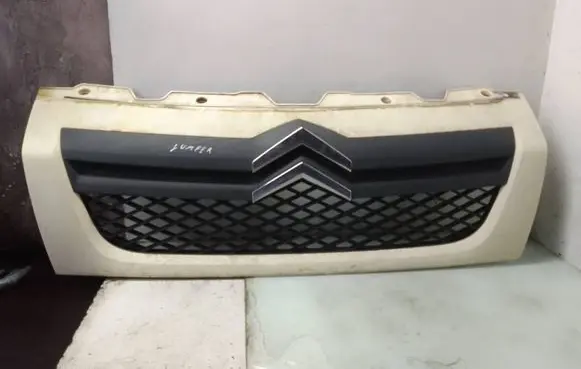 Citroen Jumper Front bumper upper radiator grill 1308069070