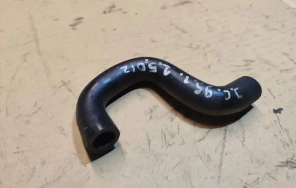 Jeep Cherokee XJ Engine coolant pipe/hose