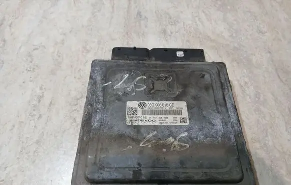 Volkswagen PASSAT B6 Engine control unit/module 03G906018CE