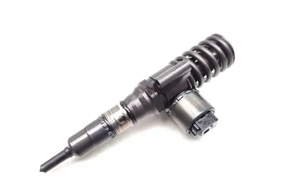 Volkswagen Golf V Fuel injector 0414720404