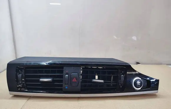 BMW X4 F26 Dash center air vent grill 9184742