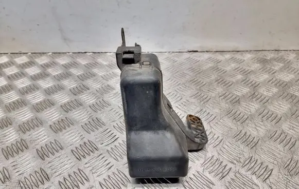 Toyota Avensis T250 Fuse module PPT20