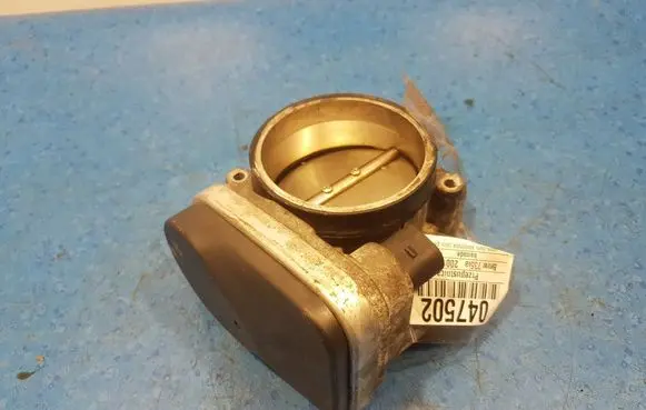 BMW 7 E38 Throttle body valve 7506627