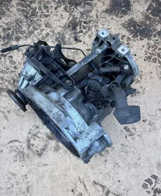 Volkswagen PASSAT B6 Manual 5 speed gearbox 0A4301107D