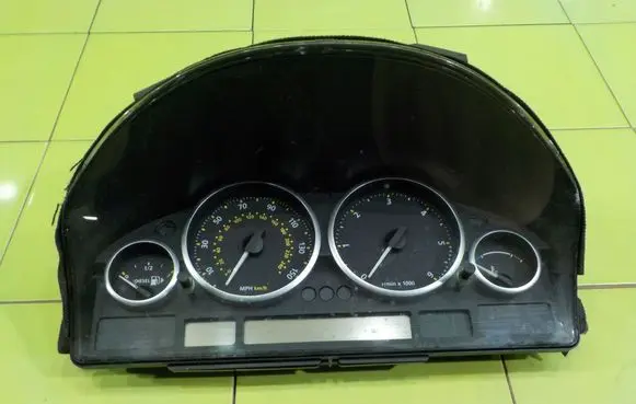 Land Rover Range Rover L322 Speedometer (instrument cluster) UP99