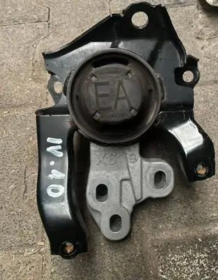 Toyota Yaris XP210 Engine mount vacuum valve 