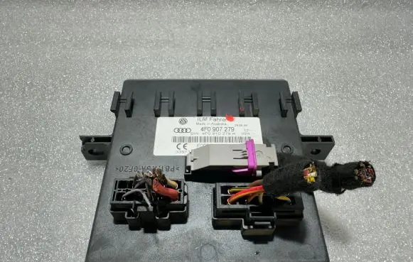 Audi Q7 4L Comfort/convenience module 4F0907279 4F0910279K