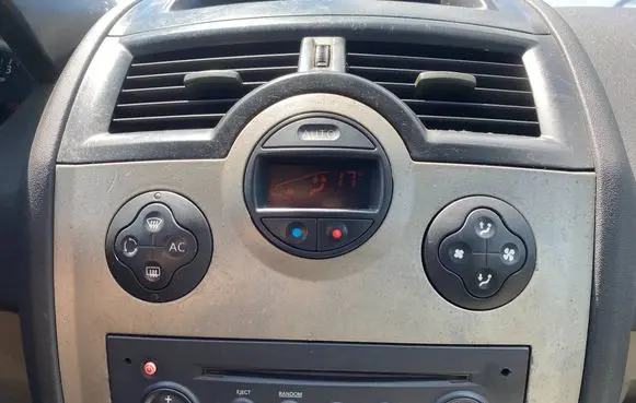 Renault Megane II Climate control/heater control trim