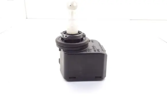 Headlight level adjustment motor