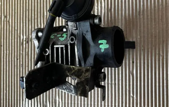 Alfa Romeo 147 Throttle body valve 46817373