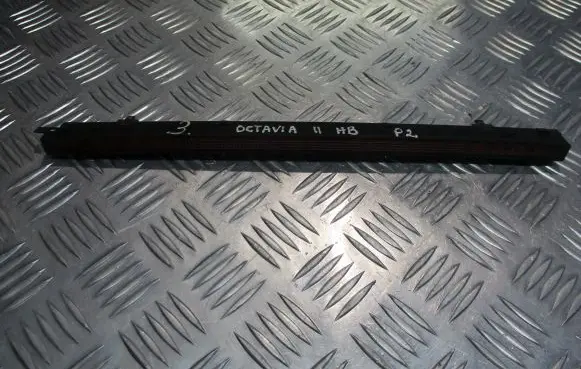 Skoda Octavia Mk2 (1Z) Third/center stoplight