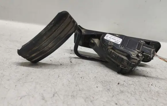 Renault Espace - Grand espace IV Accelerator throttle pedal 8200007512