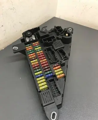BMW 5 E60 E61 Fuse module