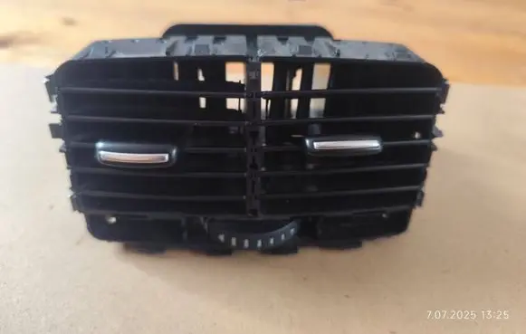 Audi A6 S6 C6 4F Rear air vent grill 4F0819203C 70720251325