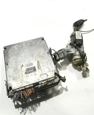 Toyota RAV 4 (XA20) Engine ECU kit and lock set 2120001332 8966142A22 8978352040