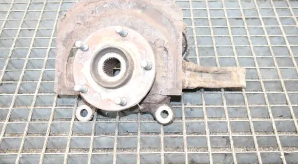 Nissan X-Trail T31 Front wheel hub
