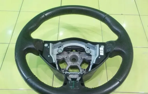 Nissan Juke I F15 Steering wheel 17AB111