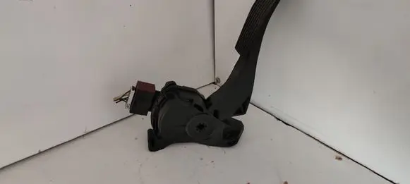 Opel Insignia A Accelerator throttle pedal 13237352