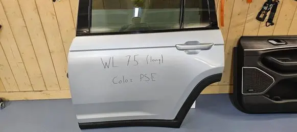 Jeep Grand Cherokee WL Rear door