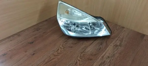 Renault Espace IV Headlight/headlamp 7701064399