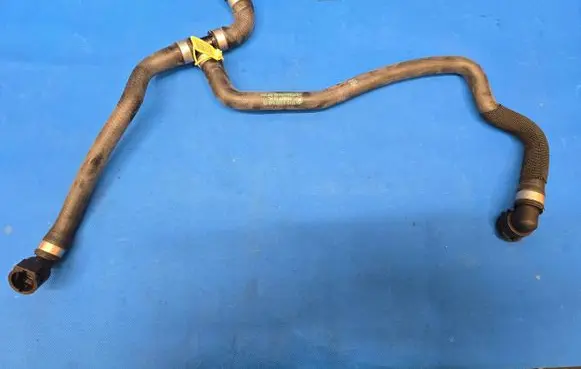 BMW 5 G30 G31 G38 Engine coolant pipe/hose 8602642