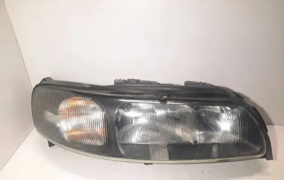 Volvo V70 Headlight/headlamp 89006877