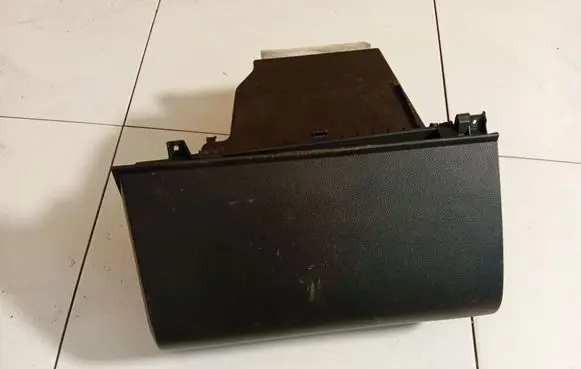 Nissan Note (E11) Glove box 685209U100