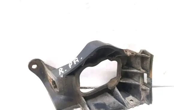 Audi A6 S6 C5 4B Fender mounting bracket 4B0853922B