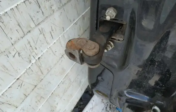 Opel Astra H Rear door check strap stopper