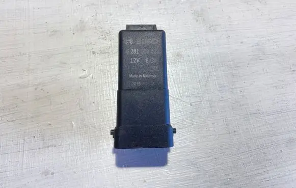 Jaguar XJ X351 Other relay 0281003120