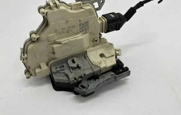 Audi A3 S3 8V Rear door lock 4G0839016C