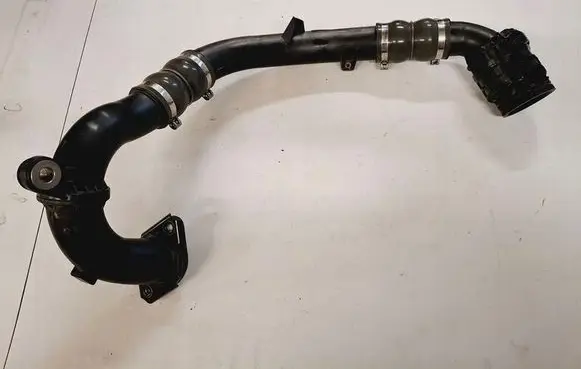 Air intake hose/pipe