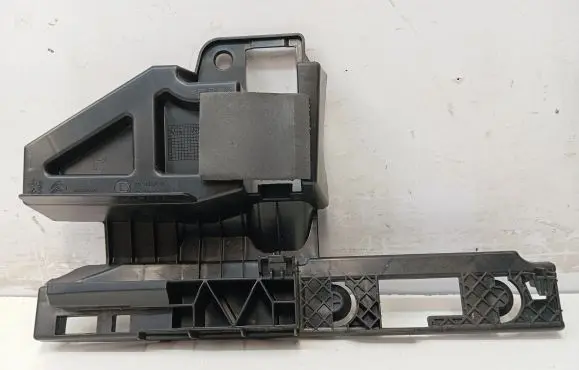 Peugeot 3008 II Front bumper mounting bracket 9822489880
