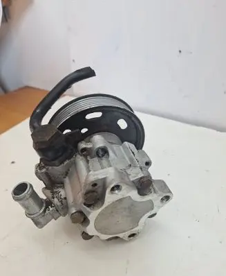 Volkswagen Transporter - Caravelle T5 Power steering pump