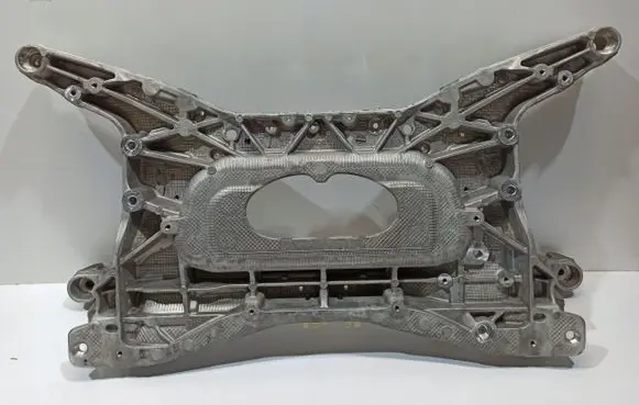 Land Rover Range Rover Evoque L551 Engine mounting bracket 