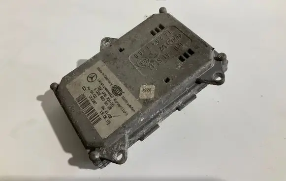 Mercedes-Benz E W211 Headlight ballast module Xenon A0028206026 5DF00870400