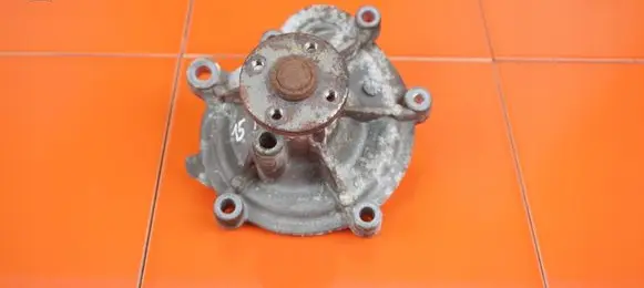 Mercedes-Benz C AMG W204 Water pump 271952
