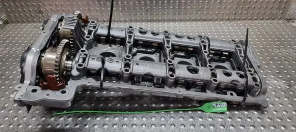 Mercedes-Benz C W204 Rocker cam cover S27698544 R2710511902