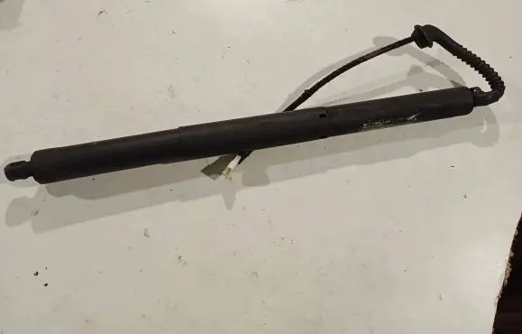 BMW X5 F15 Tailgate strut 7361878 18202210